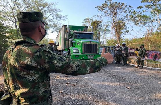 En menos de 72 horas Ejército entregó puente militar en la vía Pailitas-Curumaní, Cesar