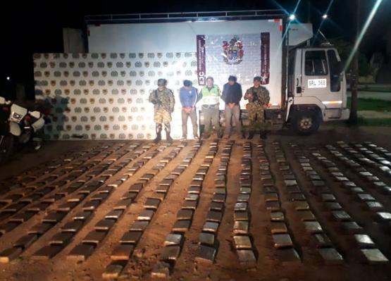 Transportaban 399 kilos de marihuana en las paredes de un furgón en Pitalito, Huila