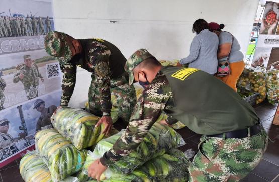 Ejército Nacional promueve mercados campesinos para impulsar economía regional 