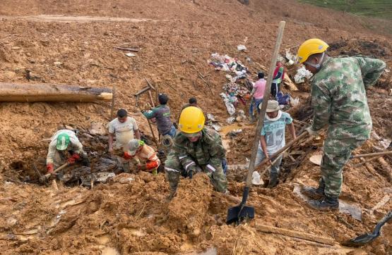  Ejército apoya las labores de búsqueda y rescate en la emergencia presentada en Santa Fe de Antioquia