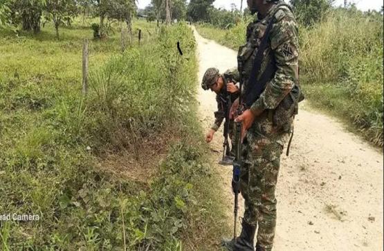 Ejército Nacional neutraliza poderoso artefacto explosivo a 50 metros de una escuela en Arauca
