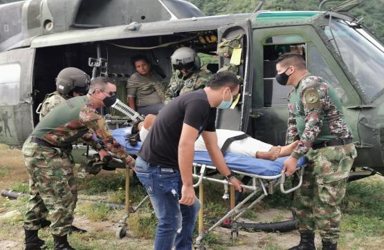 Ejército Nacional brinda ayuda humanitaria a dos indígenas Windiwa en estado de embarazo 