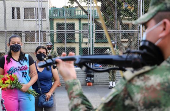 Ejército Nacional celebró los 15 años de una menor en Bucaramanga, Santander 