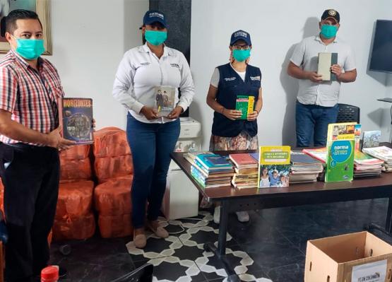 Ejército Nacional entrega 210 libros en el municipio de Chámeza, Casanare