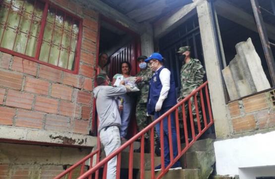 Ejército Nacional y el Club Rotary International beneficiaron a familias de Risaralda en cuarentena