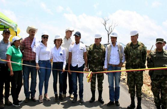 Ejército Nacional entrega proyecto vial en zona rural del Caquetá