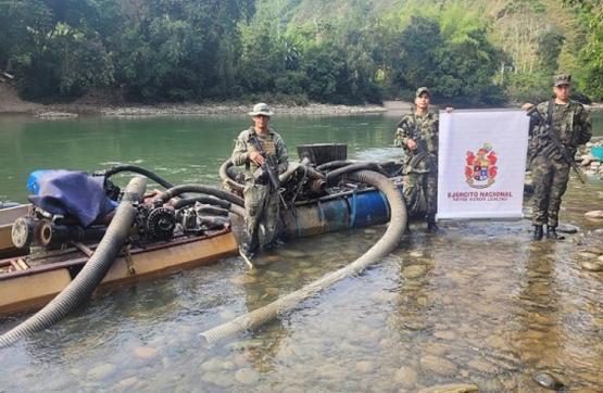 Ejército Nacional neutraliza maquinaria empleada para la explotación ilícita de minerales en Antioquia