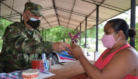 Ejército Nacional llevó servicios médicos y recreativos a comunidad rural de la capital del Caquetá