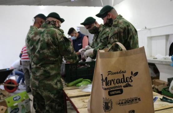 Ejército Nacional y Fe en Colombia apoyaron el primer Mercado Campesino Virtual, en Planadas