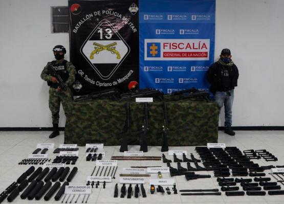 Ejército Nacional y Fiscalía incautan importante material de guerra en Bogotá