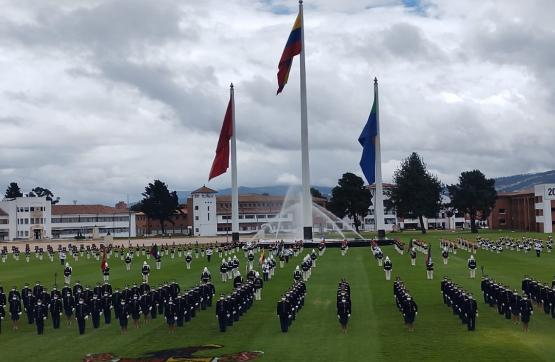  135 nuevos oficiales del Ejército Nacional 