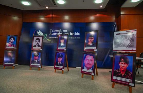 Ejército Nacional acompañó entrega del informe ‘El conflicto armado desde la piel del soldado colombiano’ a la JEP