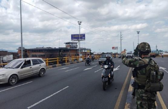  Ejército Nacional desbloqueó vía Buga -Tuluá y dieron apertura a caravana de abastecimiento entre Puerto Tejada-Cali
