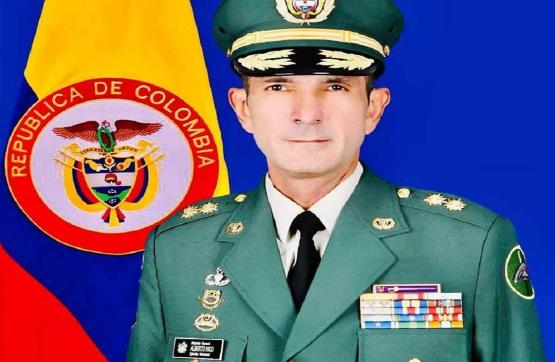 señor brigadier general Édgar Alberto Rico Pulido, comandante del Centro Nacional de Entrenamiento