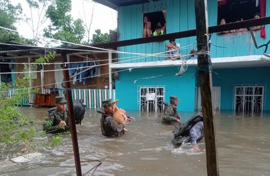 Apoyo humanitario del Ejército Nacional por invierno en el Putumayo