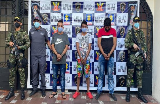 Tres capturas por desplazamiento forzado y porte ilegal de armas de fuego