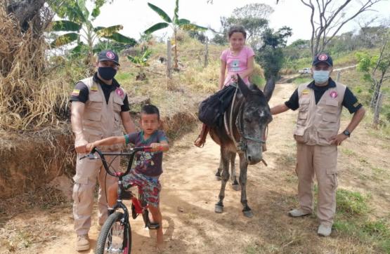 Desminadores se sumaron al sueño de un niño que quiere ser ciclista, en Casanare