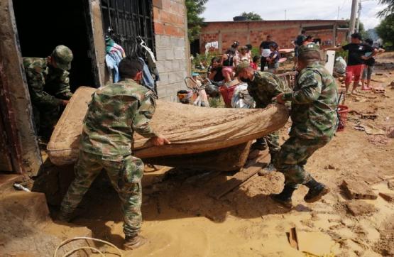Ejército Nacional ayuda a familias damnificadas por la ola invernal en Cúcuta, Norte de Santander