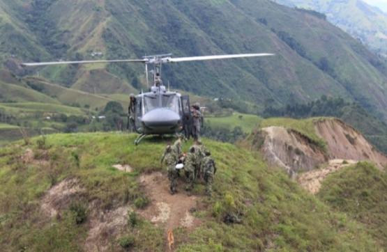  Efectivo traslado aeromédico de las Fuerzas Militares desde Planadas-Tolima, a 2 pacientes en estado crítico de salud