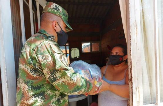 Ejército Nacional, Fundación El Nogal  y el ICBF entregaron mercados en el Tolima