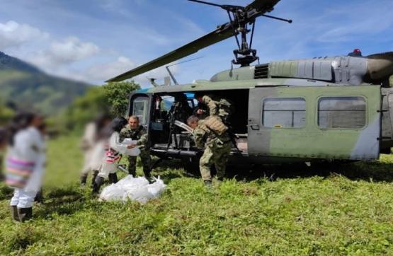 Ejército Nacional entregó suplementos nutricionales a comunidad indígena en la Sierra Nevada de Santa Marta