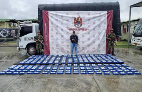 Ejército Nacional evitó comercialización de más 300 kg de cocaína y cerca de 200 kg de marihuana en el Cauca
