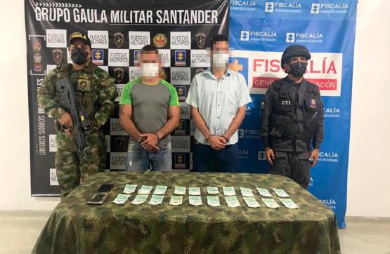 En Girón, Santander, Gaula Militar capturó dos sujetos cuando recibían un pago producto de una extorsión  