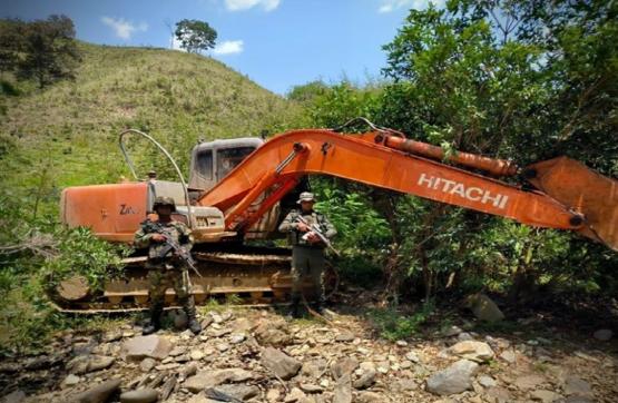 Ejército y Policía neutralizan explotación ilícita de yacimientos mineros en Antioquia