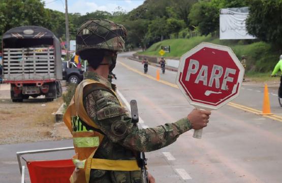 En plan retorno 700 soldados custodian vías del suroriente colombiano