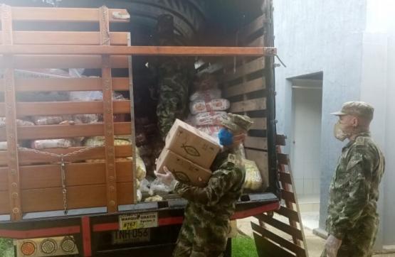 Ejército Nacional entrega 1.200 mercados en los municipios de Caucasia, Cáceres y Tarazá