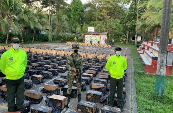 Ejército y Policía incautan en Antioquia, 647 kilos de clorhidrato de cocaína del Clan del Golfo