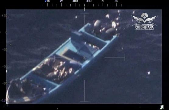 Embarcación al servicio del narcotráfico fue interceptada en el océano pacífico
