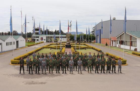 Suboficiales de Alta Jerarquía de Colombia y Brasil, conocieron las capacidades del CAMAN