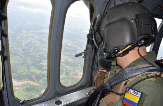 Fuerza Aérea Colombiana continúa sobrevuelos de reconocimiento en zonas de riesgo en el Valle del Cauca