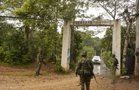 Suboficial al cual pretendieron sobornar, captura a sujeto por porte ilegal de armas