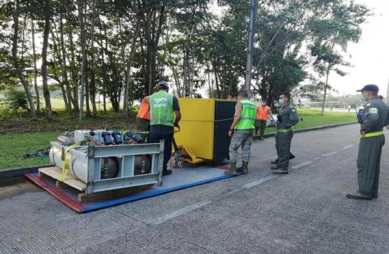  Fuerza Aérea Colombiana apoya con transporte de elementos esenciales para el sector salud en el Amazonas