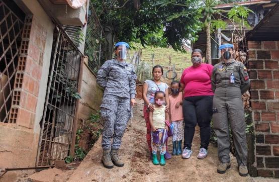 Fuerza Aérea brinda apoyo al resguardo indígena Guambía en el Valle del Cauca 