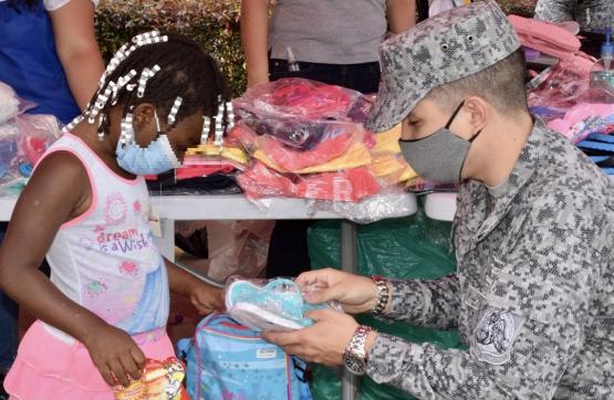 Niños del corregimiento de Pidu, Valle, compartieron con la Fuerza Aérea Colombiana