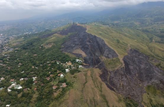 Tripulaciones de la Fuerza Aérea en alerta ante las altas temperaturas de la ciudad de Cali