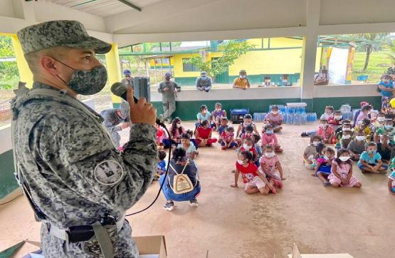 En Güerima, Vichada, la Fuerza Aérea Colombiana lleva salud y entretenimiento 