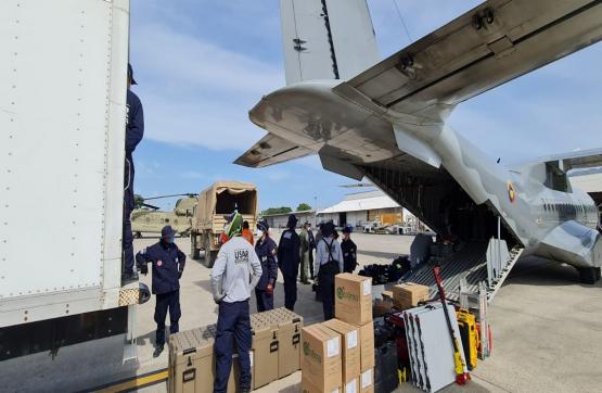 Nueva ayuda humanitaria es transportada a la isla de Haití por la Fuerza Aérea Colombiana
