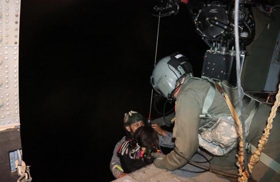 Dos personas víctimas de accidente en avión civil fueron rescatadas por su Fuerza Aérea en la selva del Guainía
