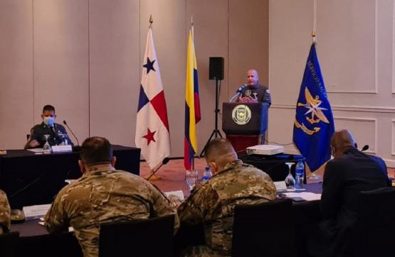 Fuerza Aérea Colombiana se reúne con el Servicio Nacional Aeronaval de Panamá para fortalecer esfuerzos contra el crimen transnacional
