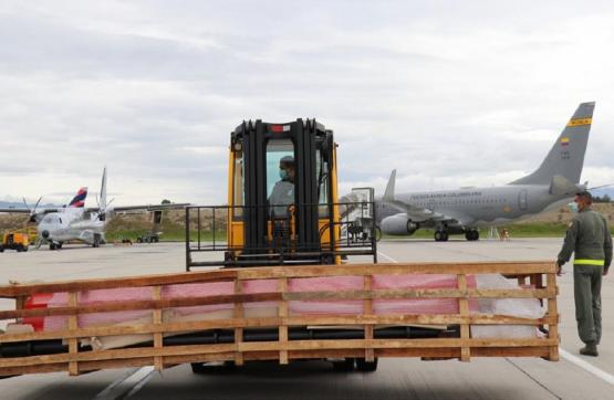 Fuerza Aérea transporta materiales para finalizar reconstrucción de la Estación de Bomberos de Providencia
