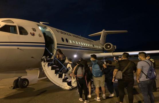 En misión humanitaria Fuerza Aérea moviliza a más de 260 personas desde San Andrés, Cartagena y Santa Marta 