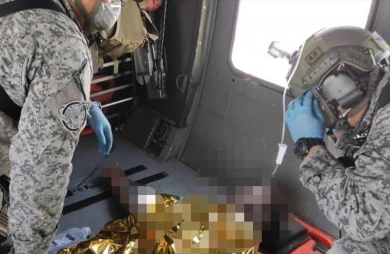 Otro indígena herido por artefacto explosivo improvisado fue rescatado por la Fuerza Aérea