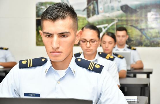 “Apúntese a volar más alto”: invitación de la Fuerza Aérea para los jóvenes colombianos