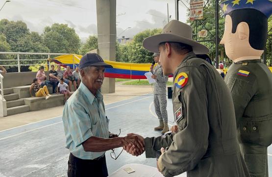 Beneficiados de la Jornada de Salud en Yopal, recibieron sus gafas formuladas