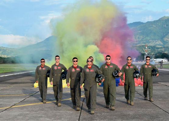 Fuerza Aérea Colombiana gradúa nuevos pilotos militares
