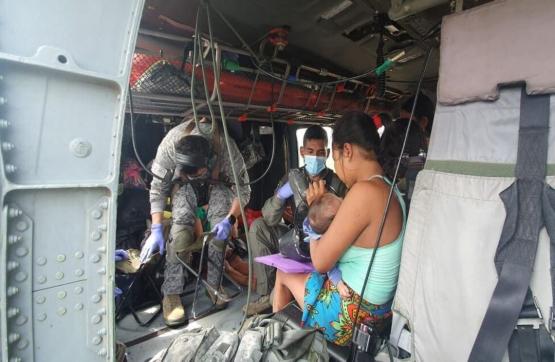 13 bebés indígenas en delicado estado de salud fueron evacuados por su Fuerza Aérea desde el Bajo Baudó, Chocó 